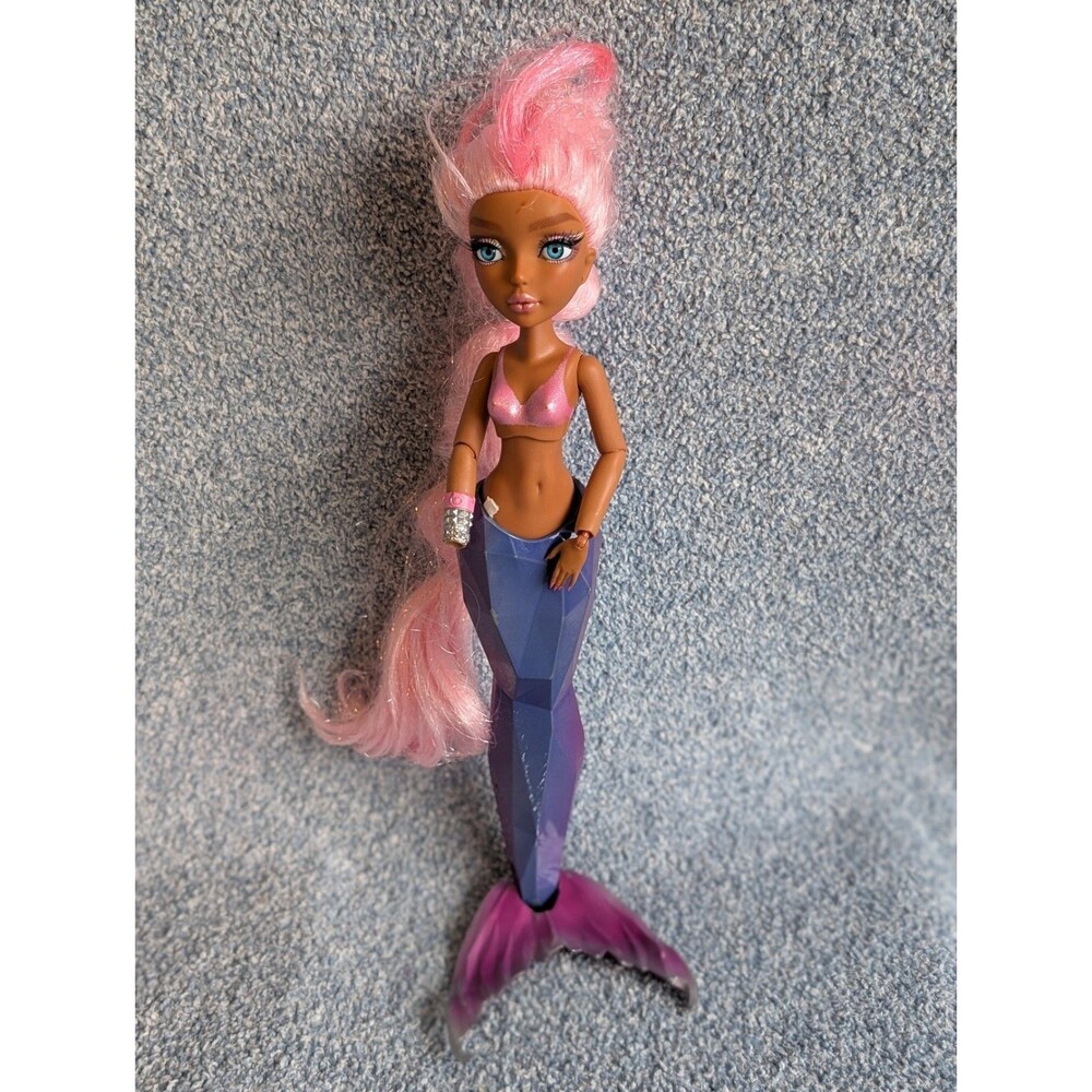 Mermaze Mermaidz MGA Entertainment Mermaid Color Change Doll Harmonique